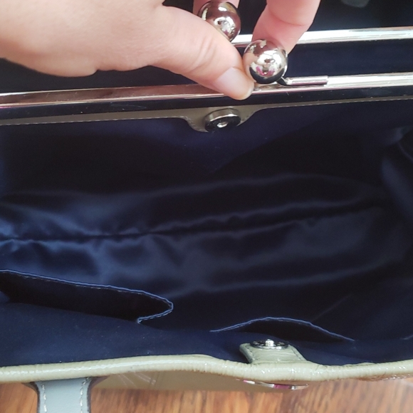 Coach F15658 signature kiss lock carryall never full olive green stiched pattern - Picture 9 of 13